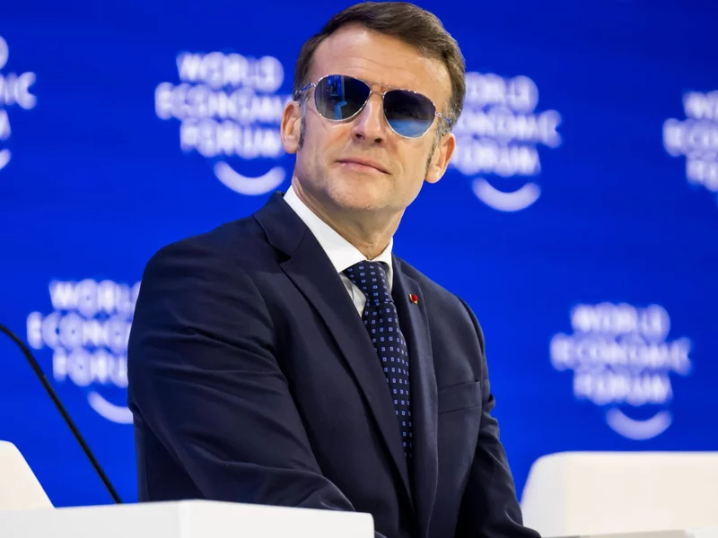 Macron wbija szpilę Trumpowi. "Świat zmierza w kierunku bezprawia"