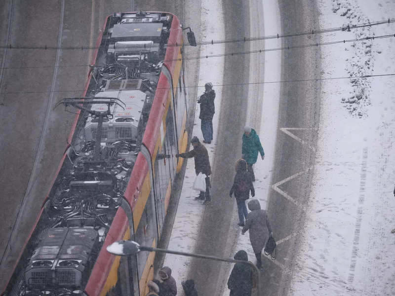 Duże problemy w Warszawie. "Możliwe opóźnienia"