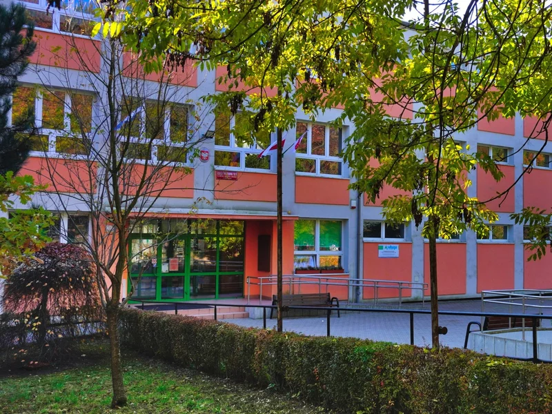 Szkoły w Krakowie bez pieniędzy na papier toaletowy. Drastyczne cięcia środków