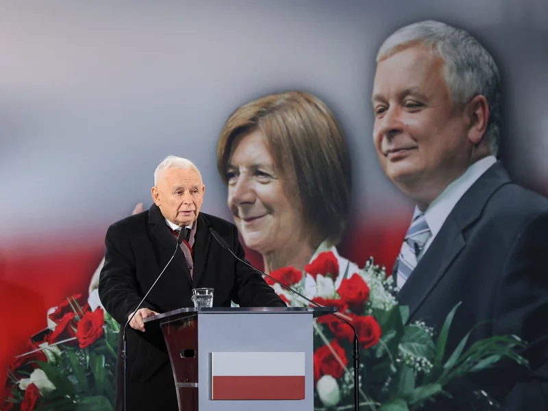 Kaczyński: Kłamstwo smoleńskie ciągle trwa