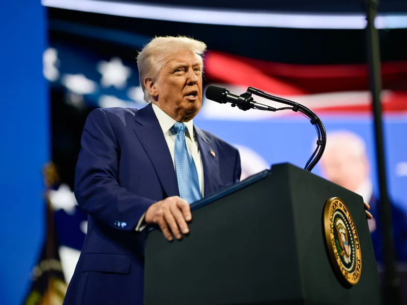 Trump se je soočil s kritikami glede Epsteina, deportacij in prenove Vrtnice