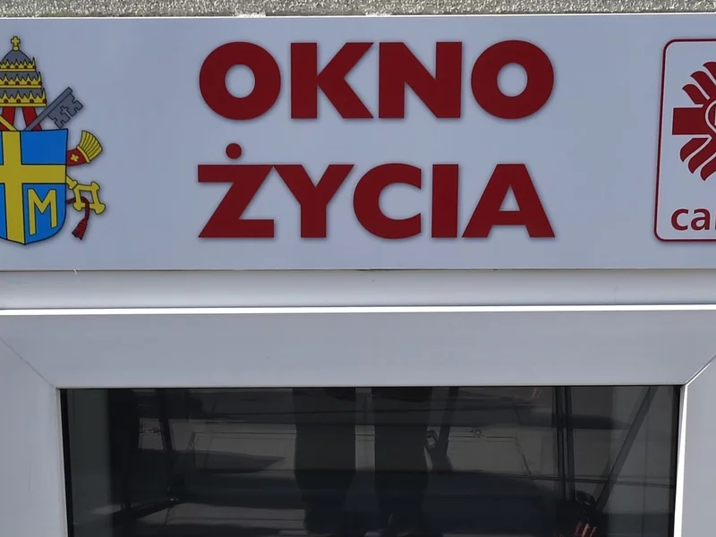 Noworodek w oknie życia w Kielcach. W ciężkim stanie trafił do szpitala