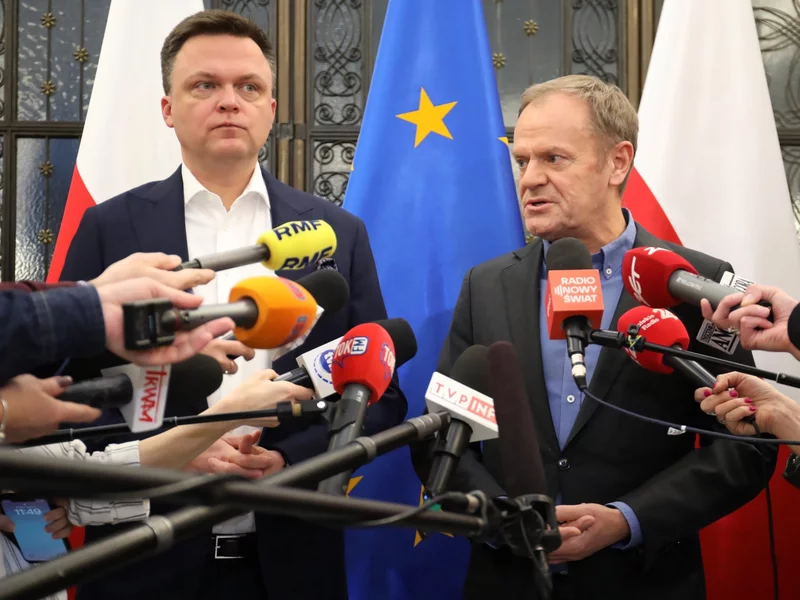 "Psuje mi humor, a nie poprawia". Tusk odniósł się do afery wokół Hołowni