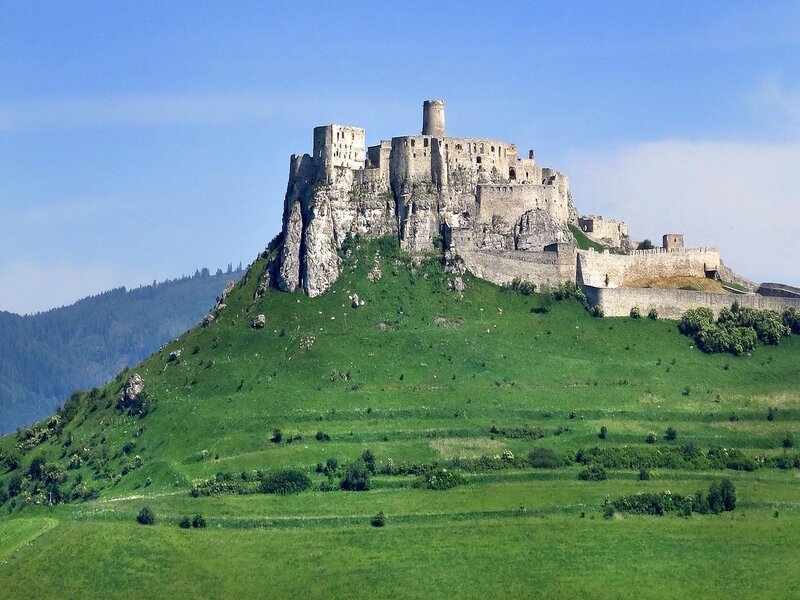 Zapierają dech. 10 największych zamków w Europie