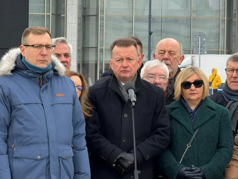 Prowokacje na miesięcznicy smoleńskiej. "Pozwala im na to obecna władza"