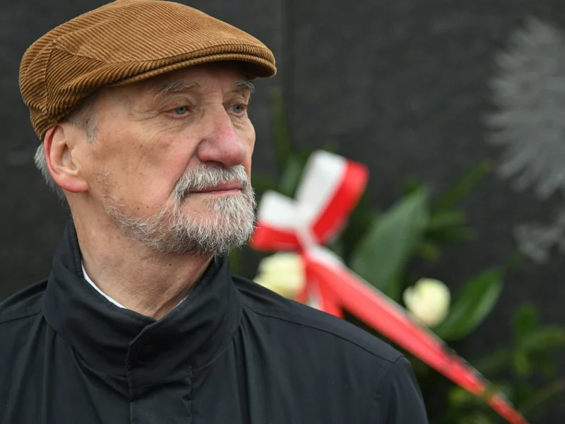 Antoni Macierewicz usłyszał zarzuty