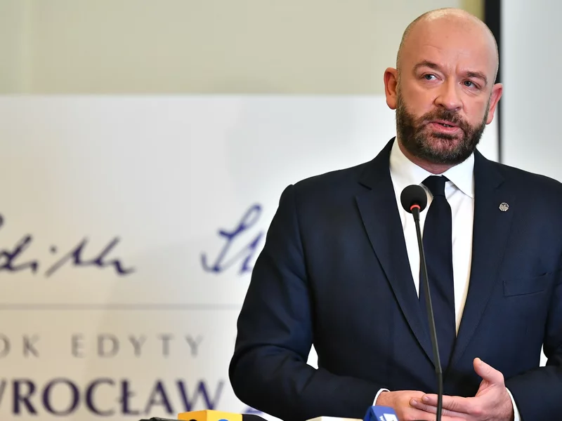 Prezydent miasta pod ostrzałem KO. Odpowiedział na apel o dymisję