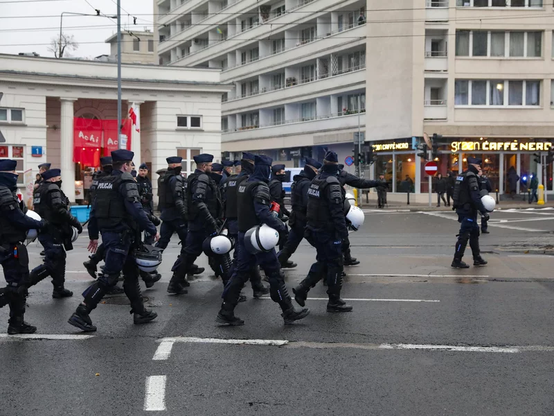 Niebezpieczny incydent w Warszawie. "Niezwiązany z Marszem Niepodległości"