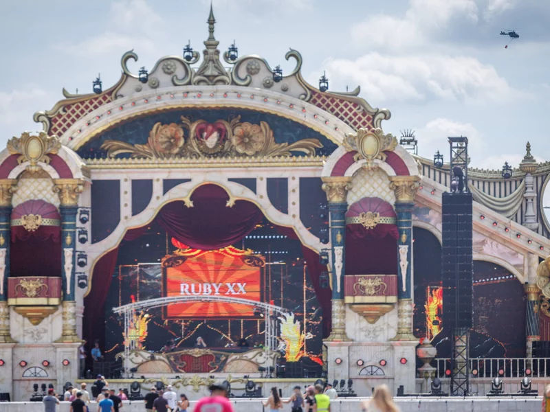 Tragedija na Tomorrowlandu: Po požaru glavnega odra umrla udeleženka