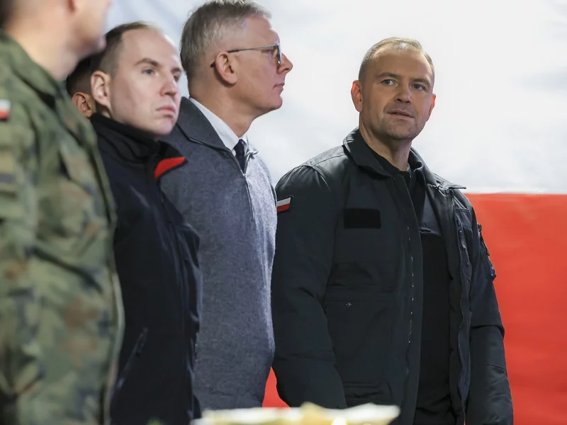 "Cenckiewicz poinformował prezydenta". Co działo się w nocy nad Polską?