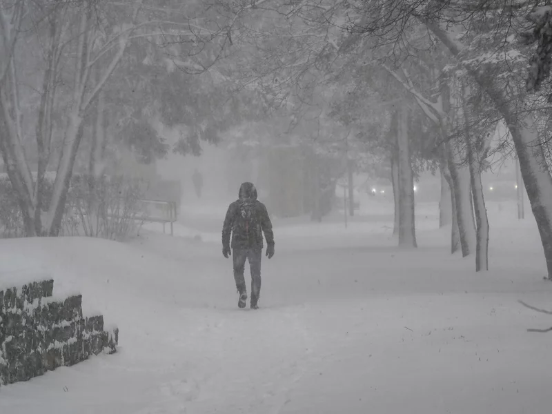 "Zostań w domu, jeżeli możesz". Alert RCB dla większości kraju