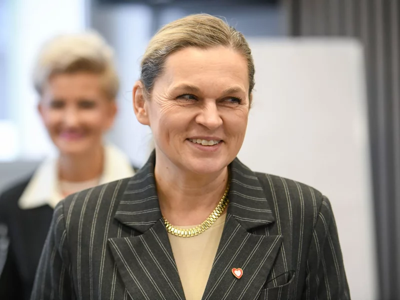 Nowacka może być zadowolona. Im dalej od katechezy