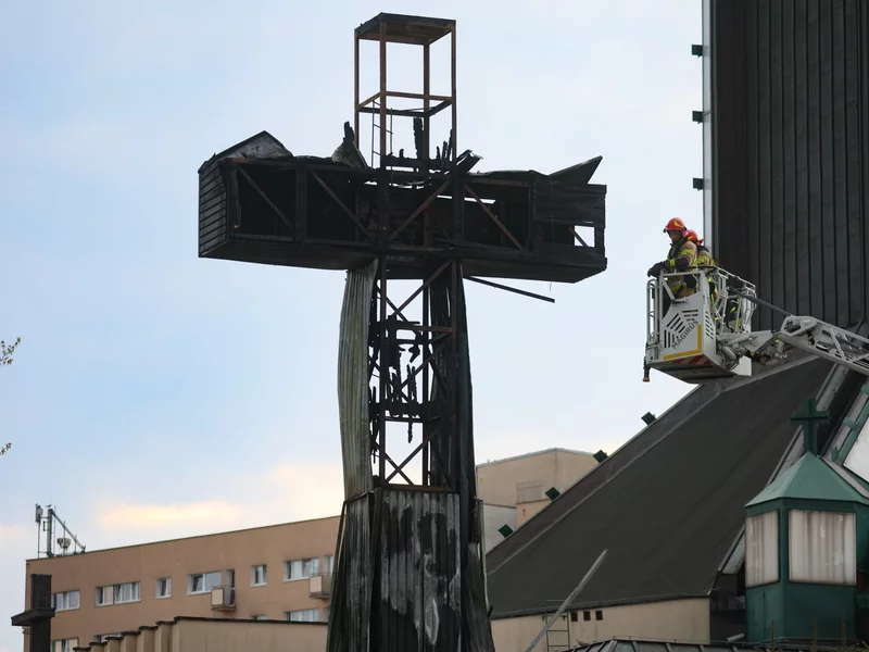 Archidiecezja Warszawska: Krzyż zostanie odbudowany