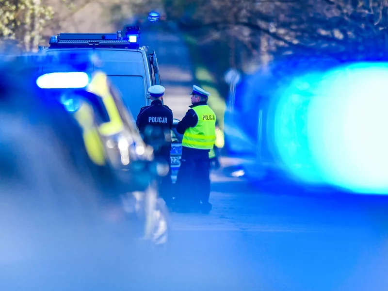 Wypadek podczas pościgu. Policjant wjechał w kobietę