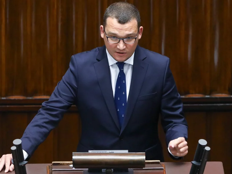 Projekt prezydenta w "zamrażarce". Szefernaker chce rozmawiać z ministrami