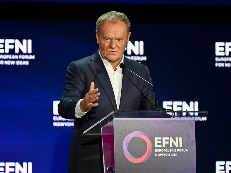 Ruszają wypłaty dla rodziców. To spełnienie obietnicy Donalda Tuska