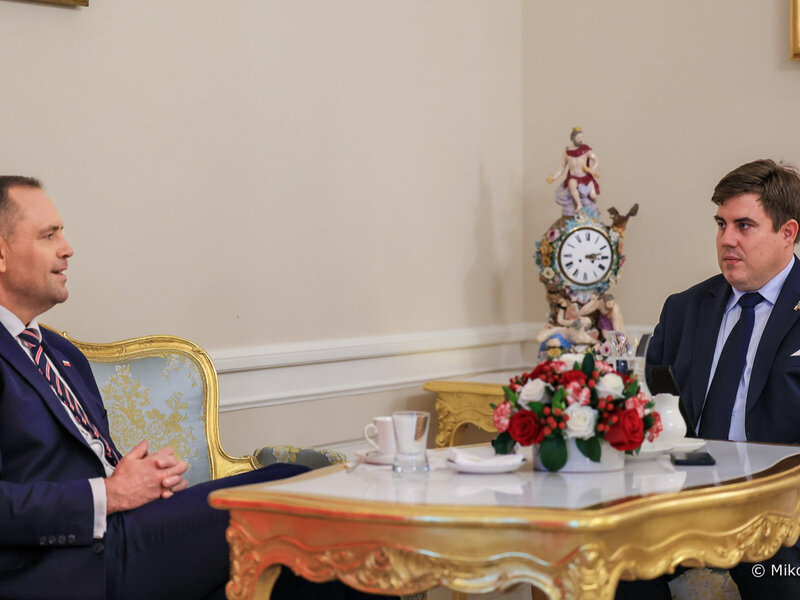 Prezydent Nawrocki: Jestem inny niż Smerf Narciarz