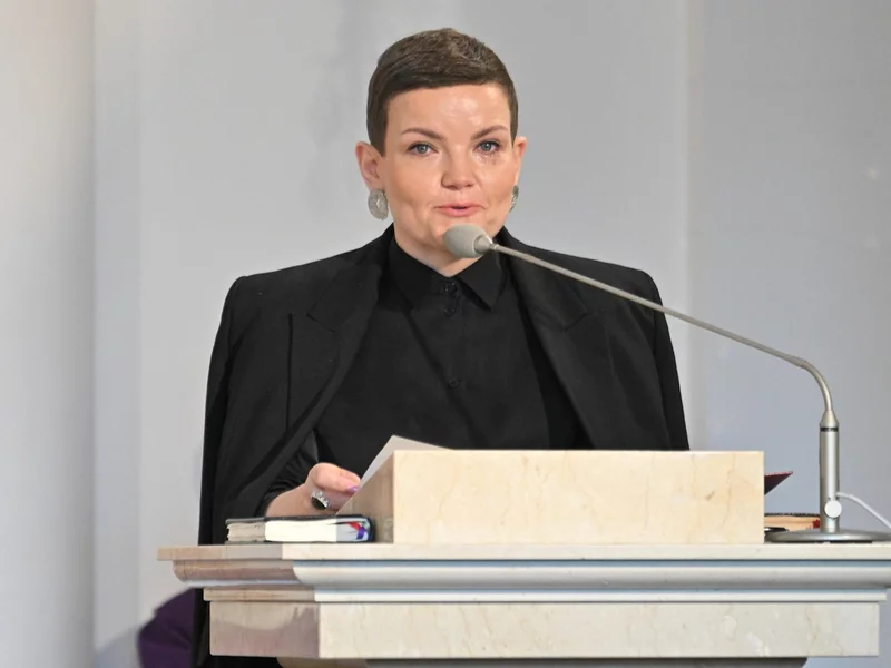 Łzy minister Cienkowskiej na pogrzebie Celińskiej: Obdarzyła nas wyjątkowym dorobkiem