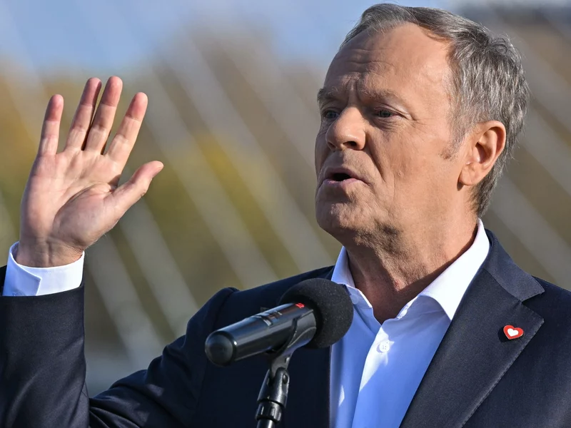 Tusk zadowolony. "Świąteczne zakupy nie będą już cenowym horrorem"