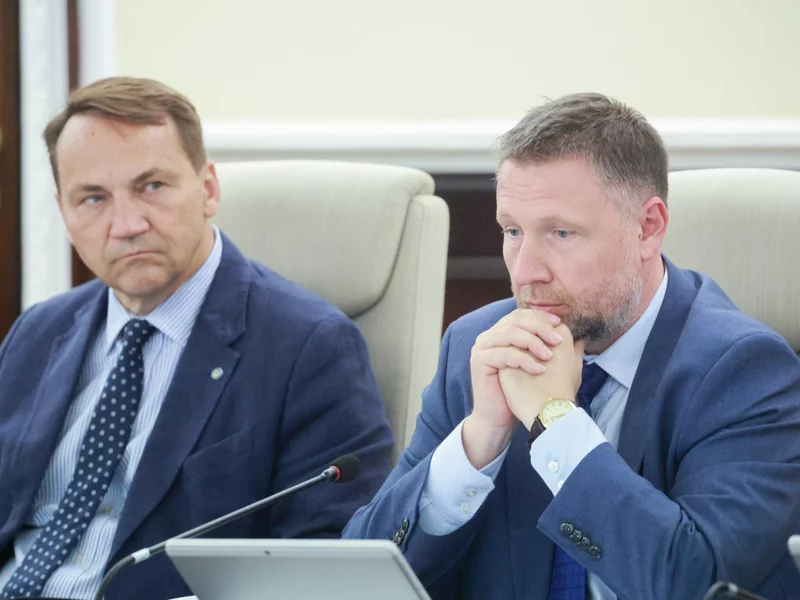 Szef MSWiA: W tej sytuacji nikt nie powinien mieć wątpliwości, jak się zachować