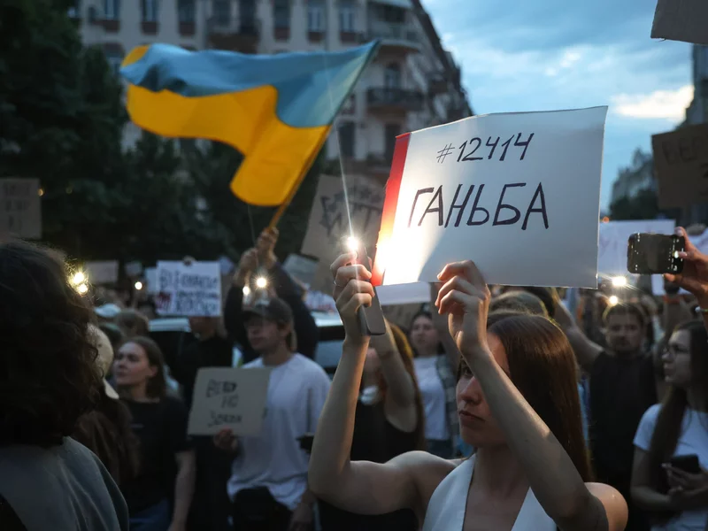 "Ręce precz od NABU", "Hańba". Ukraińcy wyszli na ulice