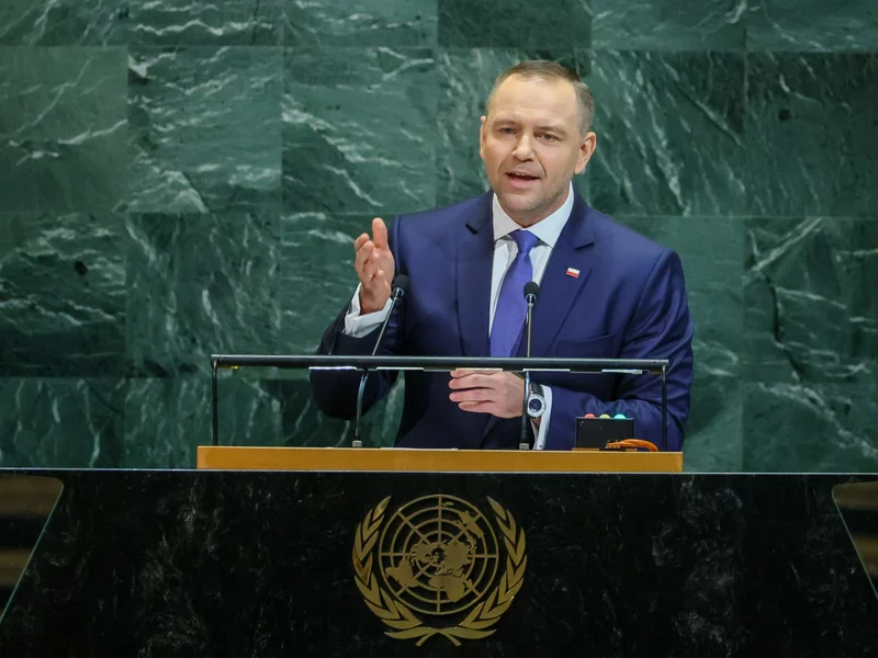 "Stoimy w punkcie zwrotnym historii". Mocne słowa Nawrockiego w ONZ