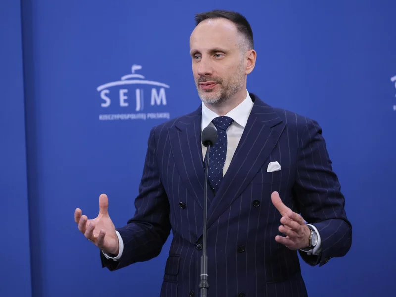 An appeal to end the PiS-Confederation war. "Only Tusk's camp gains"