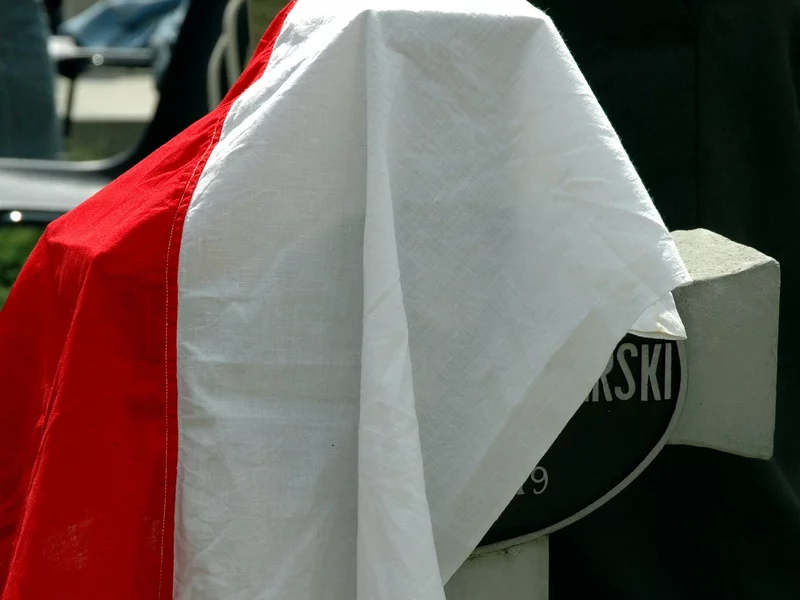 Ludobójstwo na Wołyniu. W Puźnikach ruszyły uroczystości pogrzebowe 42 ofiar