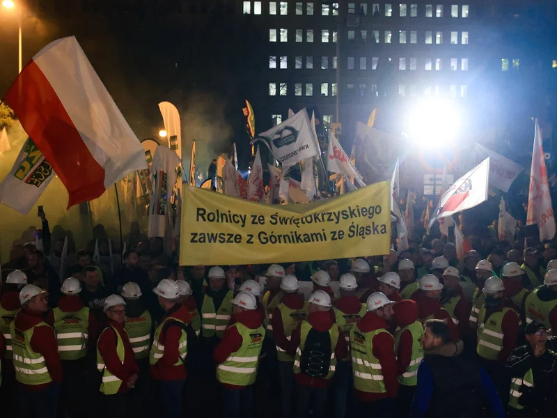 Rolnicy i transportowcy wsparli protest górników i hutników. Chcą ratować polski przemysł