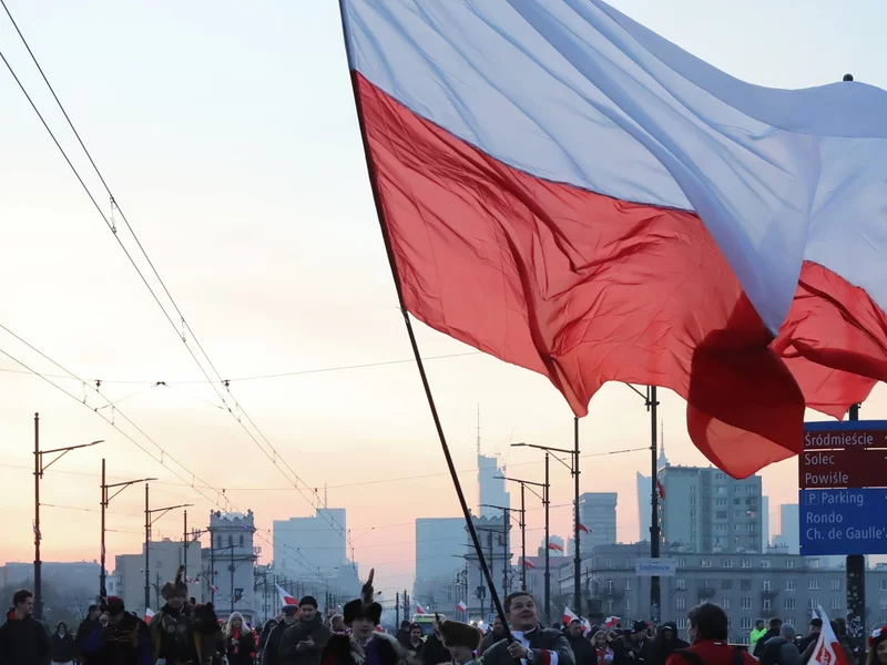Były premier pójdzie w Marszu Niepodległości. "Musimy być razem"