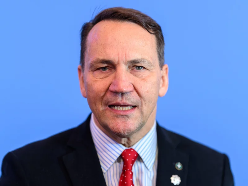 Nawrocki talked about defending the western border. Sikorski could not stand