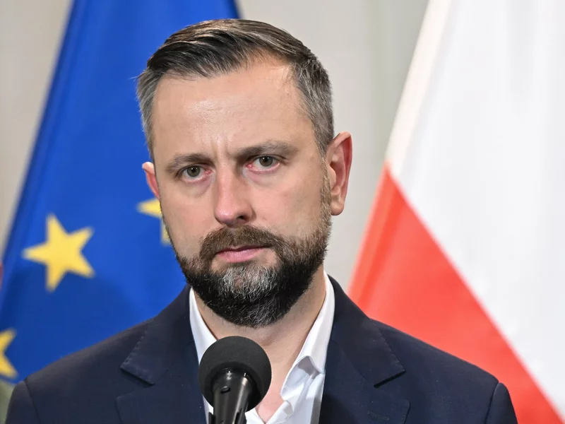 Eksplozja w Osinach. Kosiniak-Kamysz potwierdza: To rosyjski dron