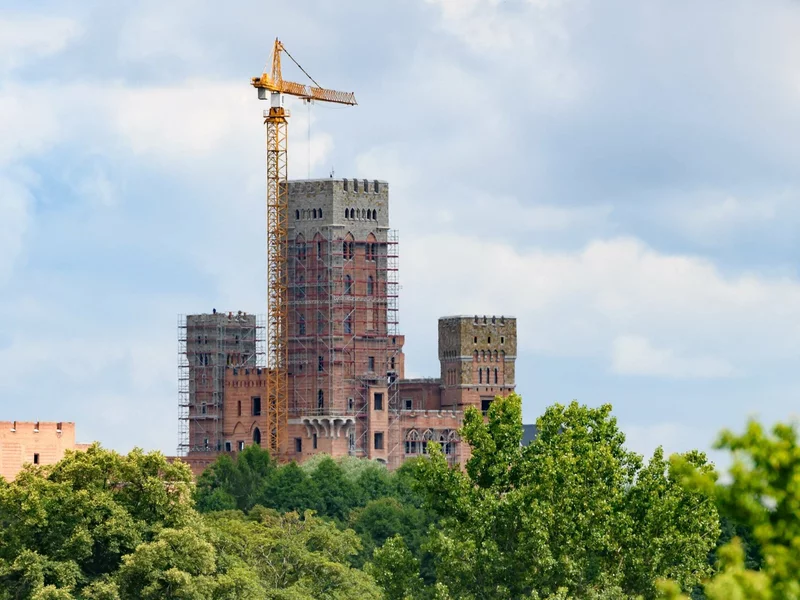 Budowa zamku w Stobnicy jednak legalna? NSA podjął decyzję