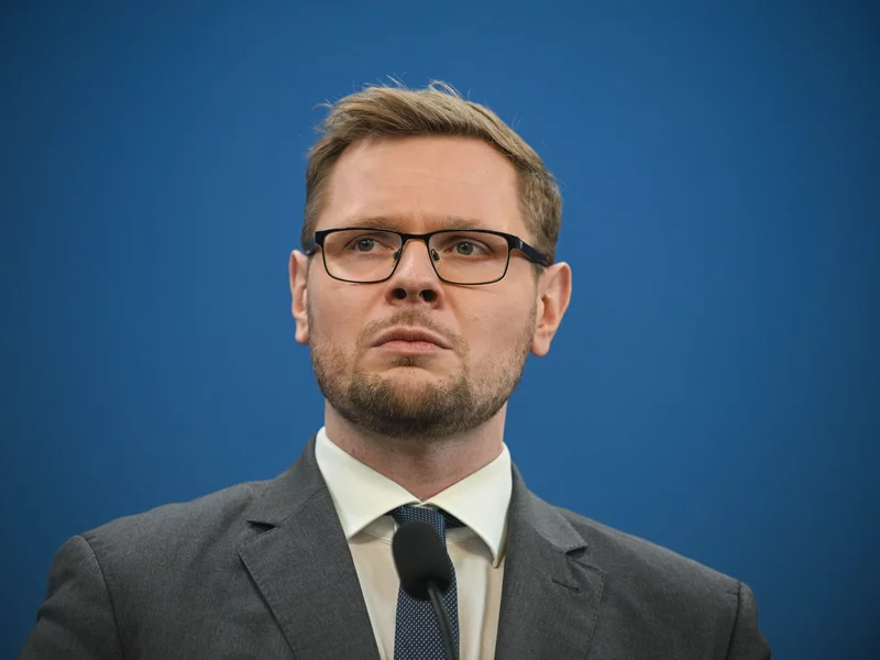 "Nietrzymający się całości bełkot". Woś reaguje na komunikat prokuratury