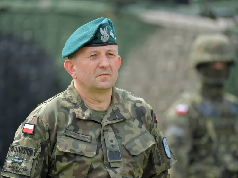 Generał ostro o zakupie z SAFE. 