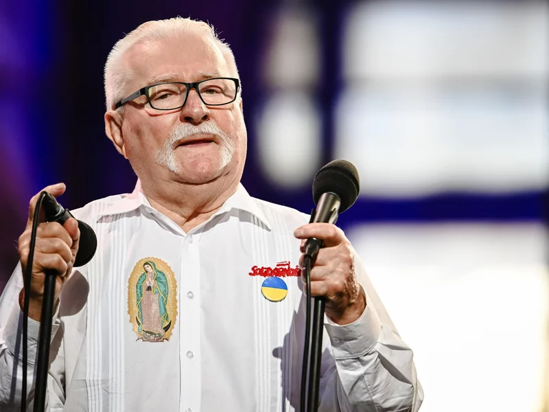 Wałęsa bojkotuje zaprzysiężenie Nawrockiego. "Gorszące widowisko"