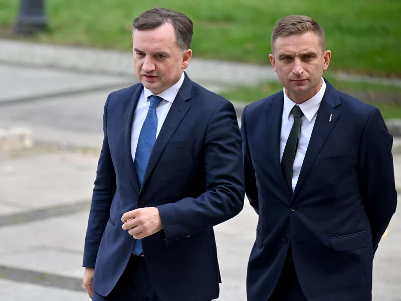 Bąkiewicz skazany. Ziobro: Sędzia sprzeniewierzyła się ślubowaniu