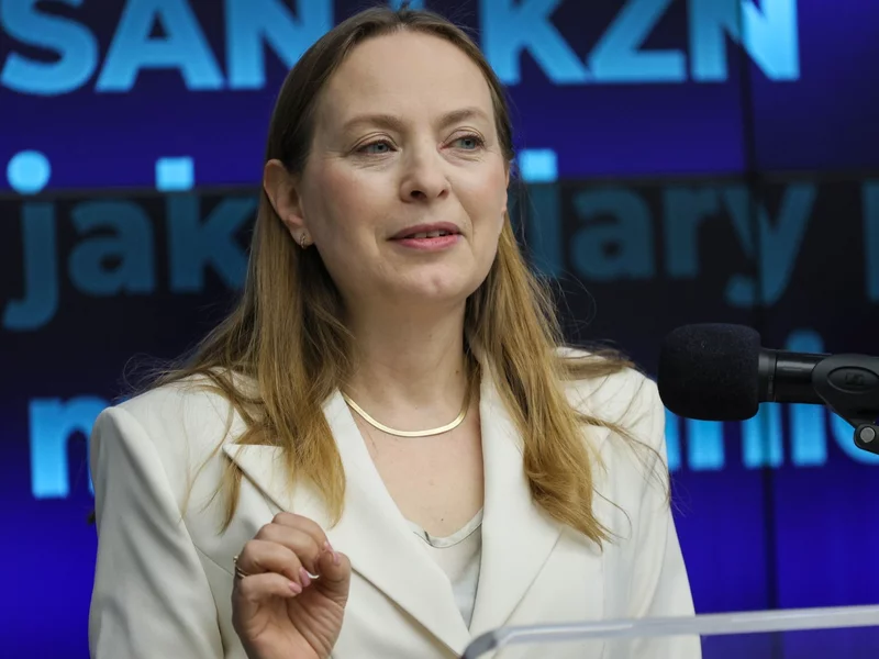 Pełczyńska-Nałęcz ostro: Prezydent zeszmaca ideę referendum