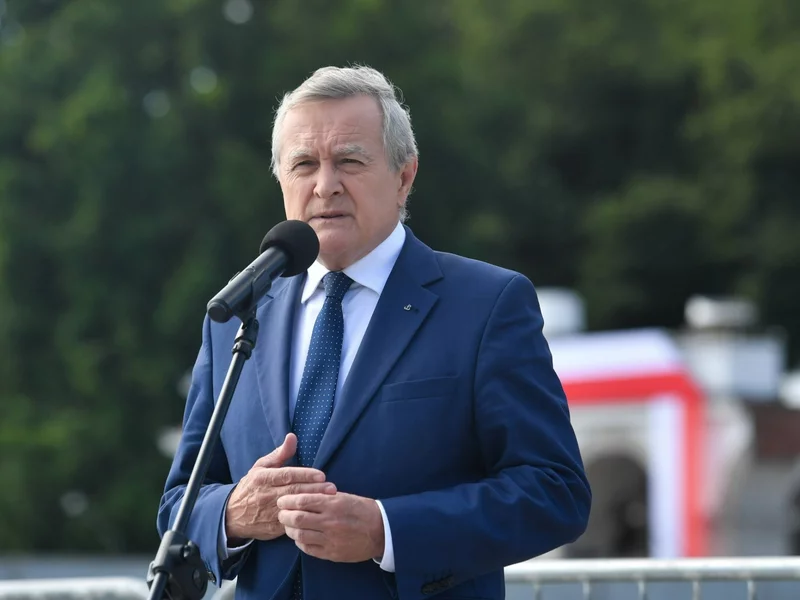Tusk jak Maduro? Gliński: Tak działają dyktatorzy