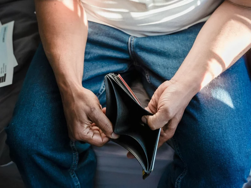 Mladi Poljaki se spopadajo z visokimi dolgovi