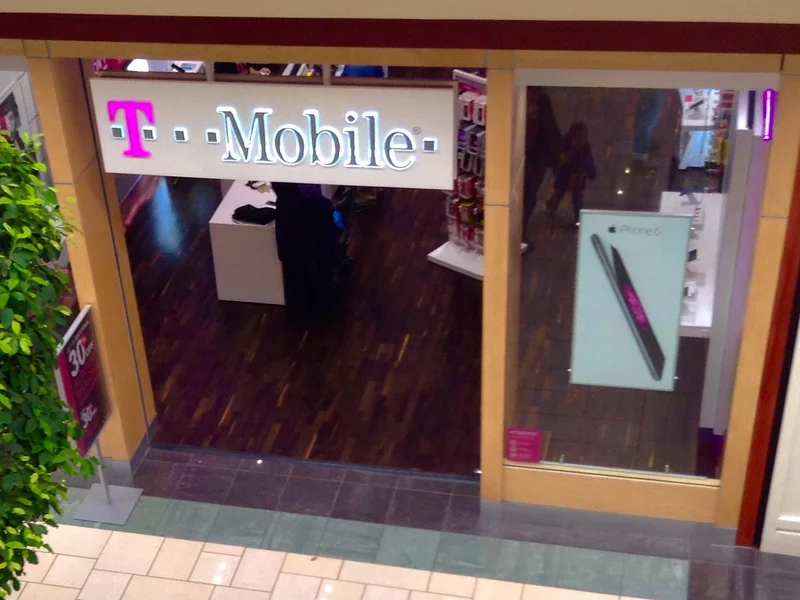 UOKiK uderza w T-Mobile. Operator musi oddać pieniądze klientom