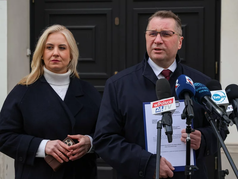 Czarnek żąda dymisji minister zdrowia. 