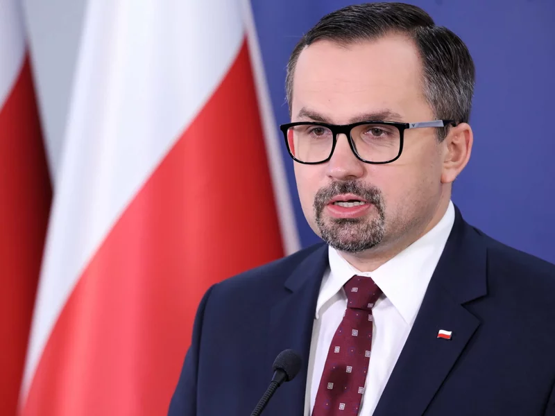 Współpracownik Horały zatrzymany w obławie na pedofilów. Poseł wydał oświadczenie
