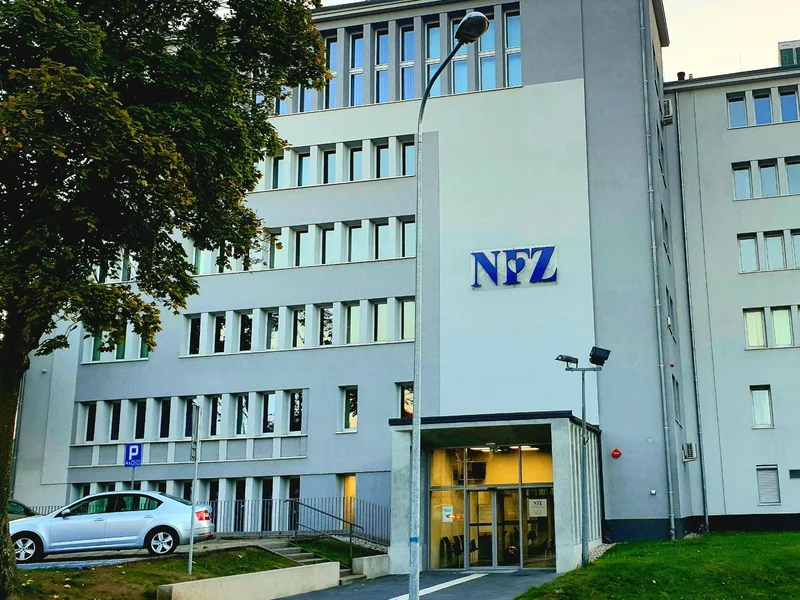 NFZ znów tnie