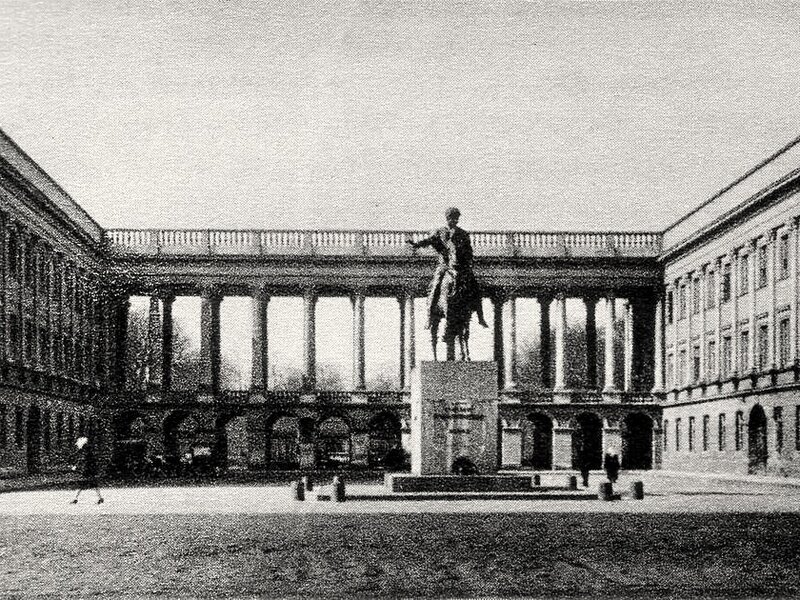 Teraz każdy może je zobaczyć. Zabytkowe tablice pokazano turystom