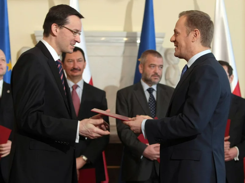 Kto utopi Polskę w długach – Tusk czy Morawiecki? A może jednak…?