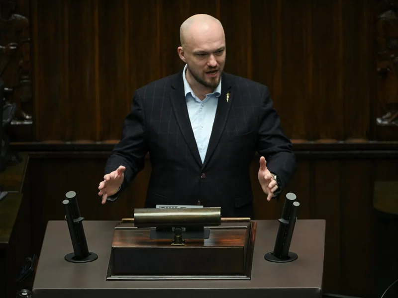 Koalicja chce zmienić procedurę ENA. Konfederacja wskazuje wątpliwości