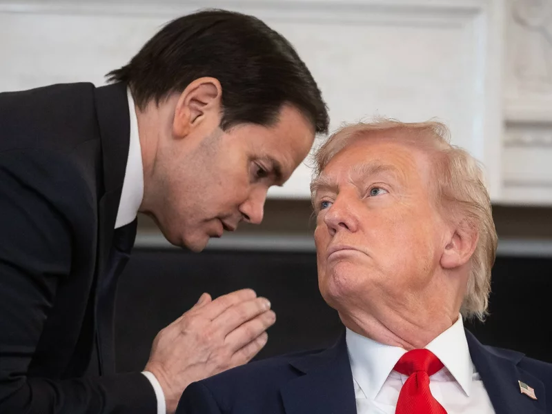 "Atak na amerykański naród". USA odpowiadają Brukseli