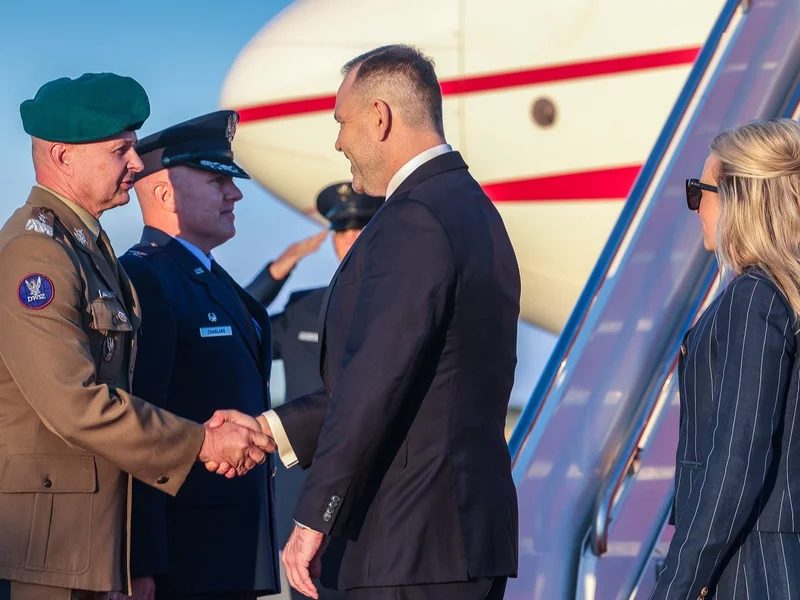 Prezydent wylądował w USA. Klich nieobecny podczas powitania