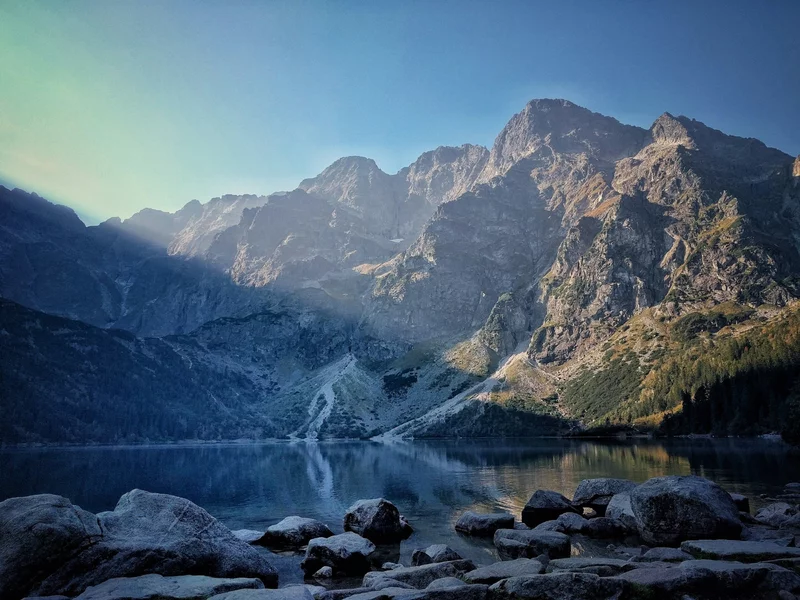 Wjechał samochodem pod Morskie Oko. Polacy wściekli po wybryku Ukraińca
